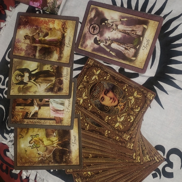 Vintage Wisdom Oracle - Picture 2 of 3